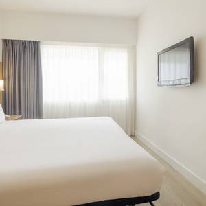 Superior classic room Hotel Ilunion Romareda Zaragoza